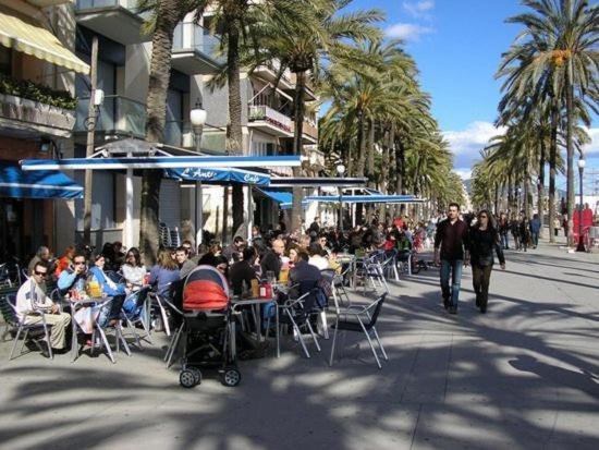 Maifamilybcn-Comodo Y Metro Cercano Badalona Eksteriør bilde