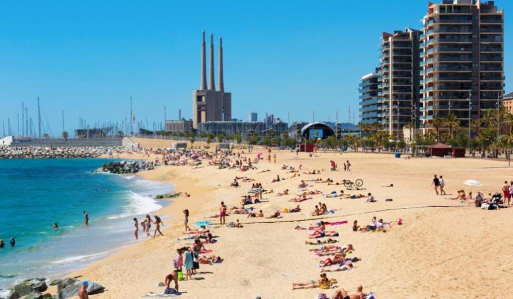 Maifamilybcn-Comodo Y Metro Cercano Badalona Eksteriør bilde